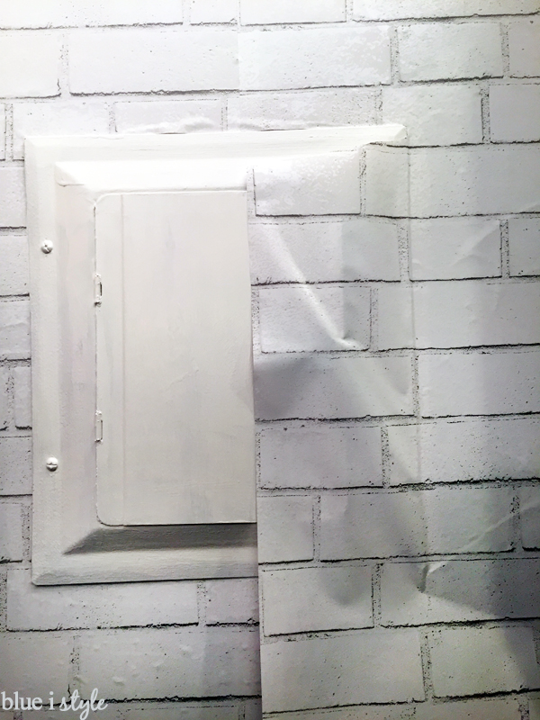 {diy with style} How to Install Temporary, Removable Wallpaper Blue i Style Creating an