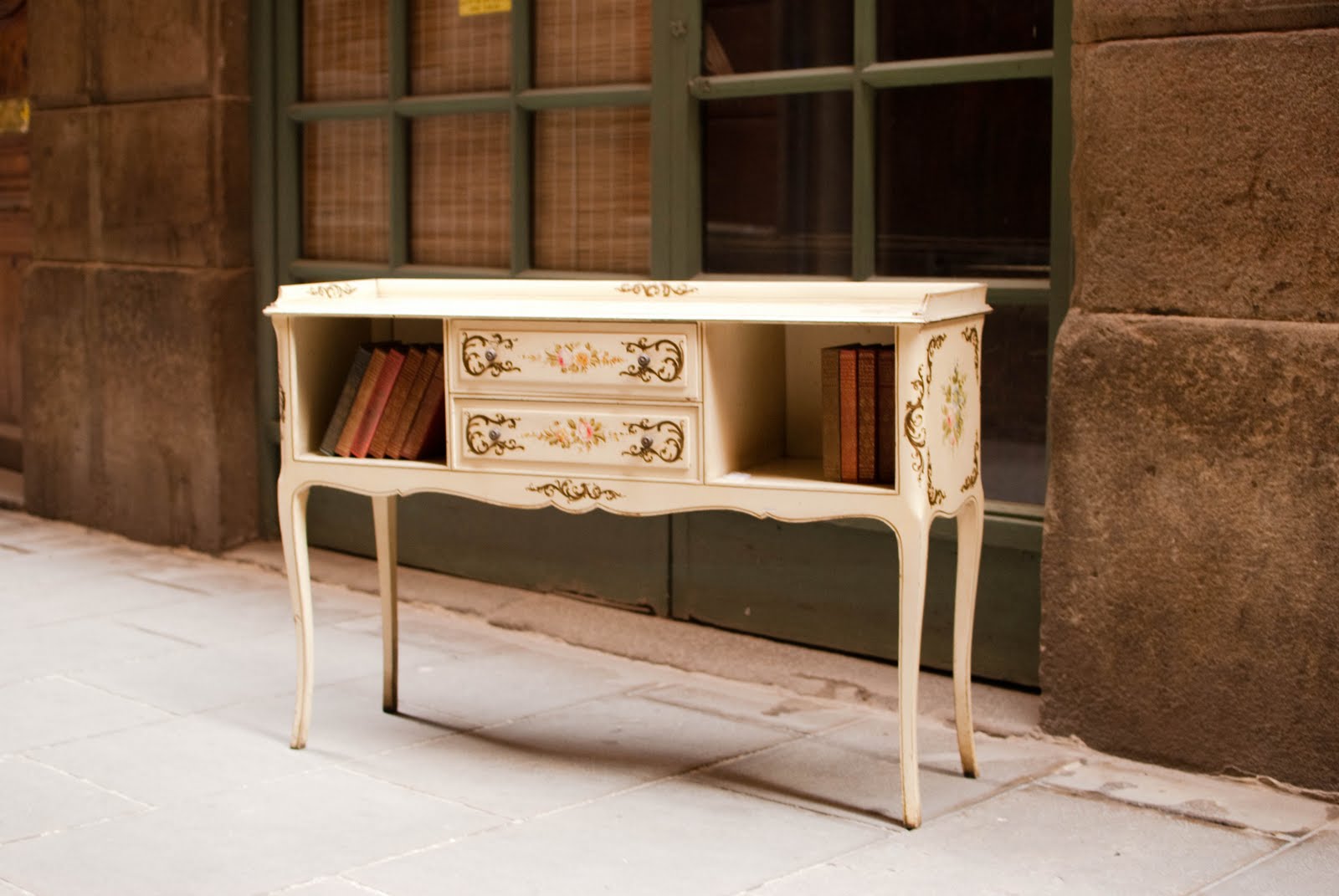 THE ATTIC- ANTIQUES: Muebles Auxiliares