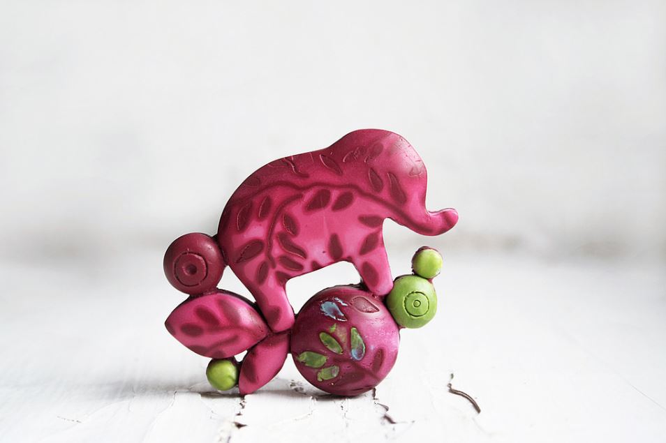 Amazing Elephant Polymer Clay Jewelry by Kni Kni / The Beading Gem