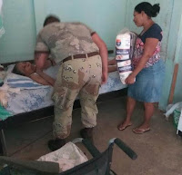 Policiais da Cipe Semiárido se solidarizam com clima de Natal e fazem doações Clima de Natal