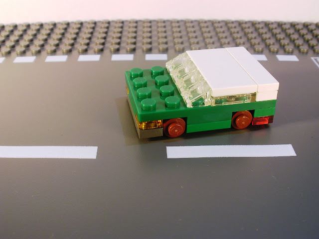 MOC LEGO micro carro verde