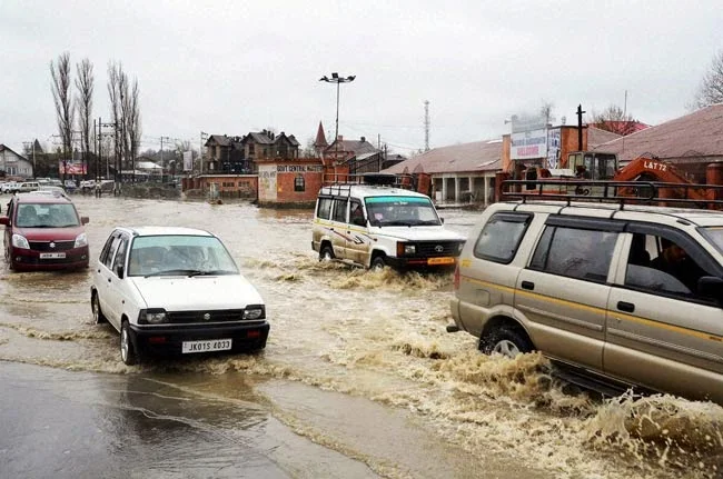 Jammu Kashmir, Flood, Rain, Srinagar, Sangam, Jhelum river,