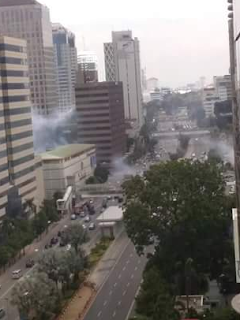 Foto Pasca Ledakan Bom Di Jakarta Thamrin