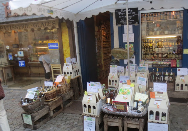 Honfleur - Läden mit lokalen Spezialitäten Honfleur - Läden mit lokalen Spezialitäten