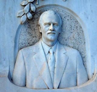 το ταφικό μνημείο του Δημάρχου Πέτρου Τόττη στη Πτολεμαΐδα