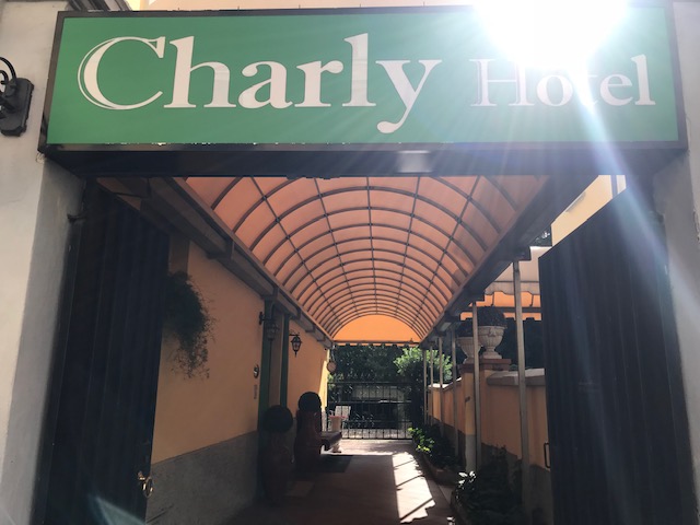 ミラノのホテル　チャーリー・ホテル　朝食付き　女一人旅でも安心でした