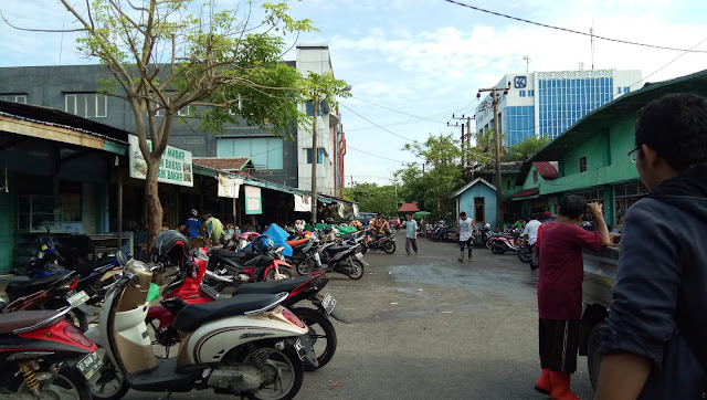 Pasar Klandasan - Kucing The Explorer