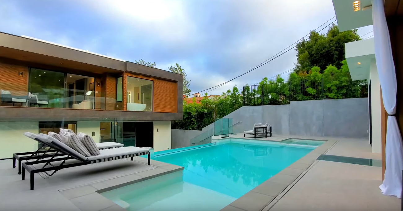 51 Photos vs. $6.4 Million Jaw Dropping Modern Residence in Los Angeles | LUXURY LISTING - Luxury Home & Interior Design Tour 51 Photos vs. $6.4 Million Jaw Dropping Modern Residence in Los Angeles | LUXURY LISTING - Luxury Home & Interior Design Tour