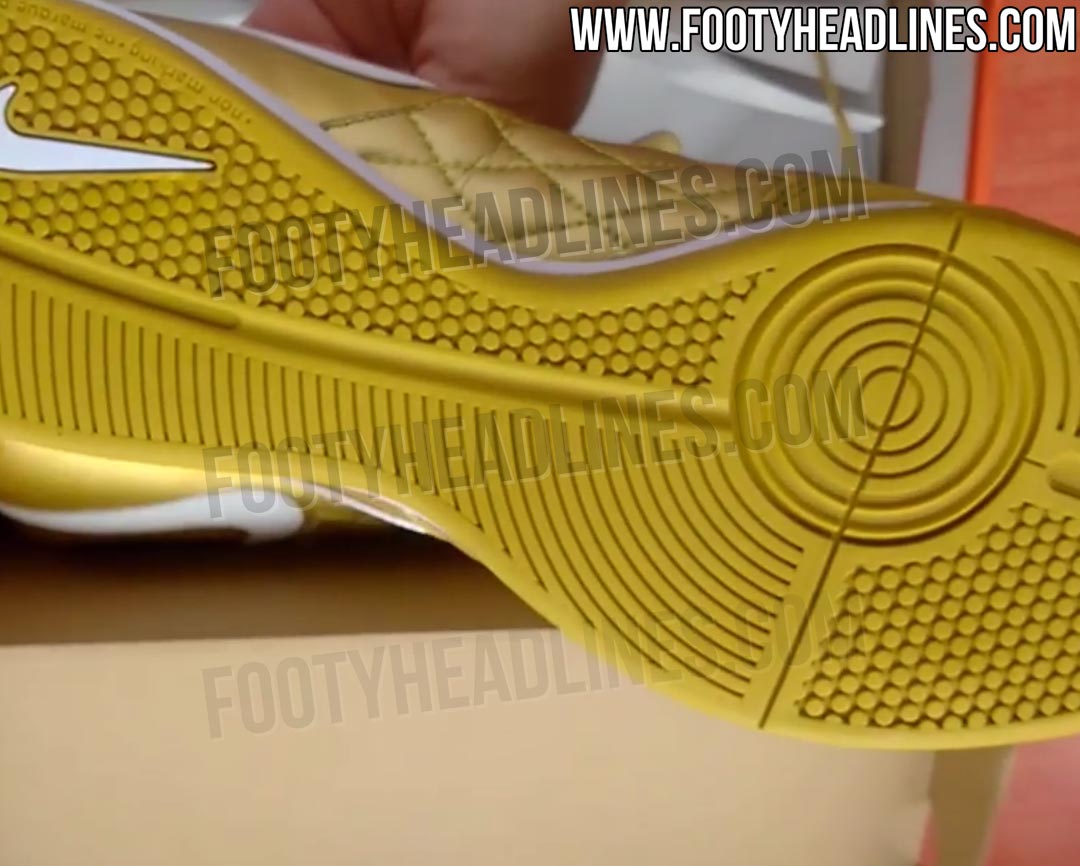 ronaldinho gold boots