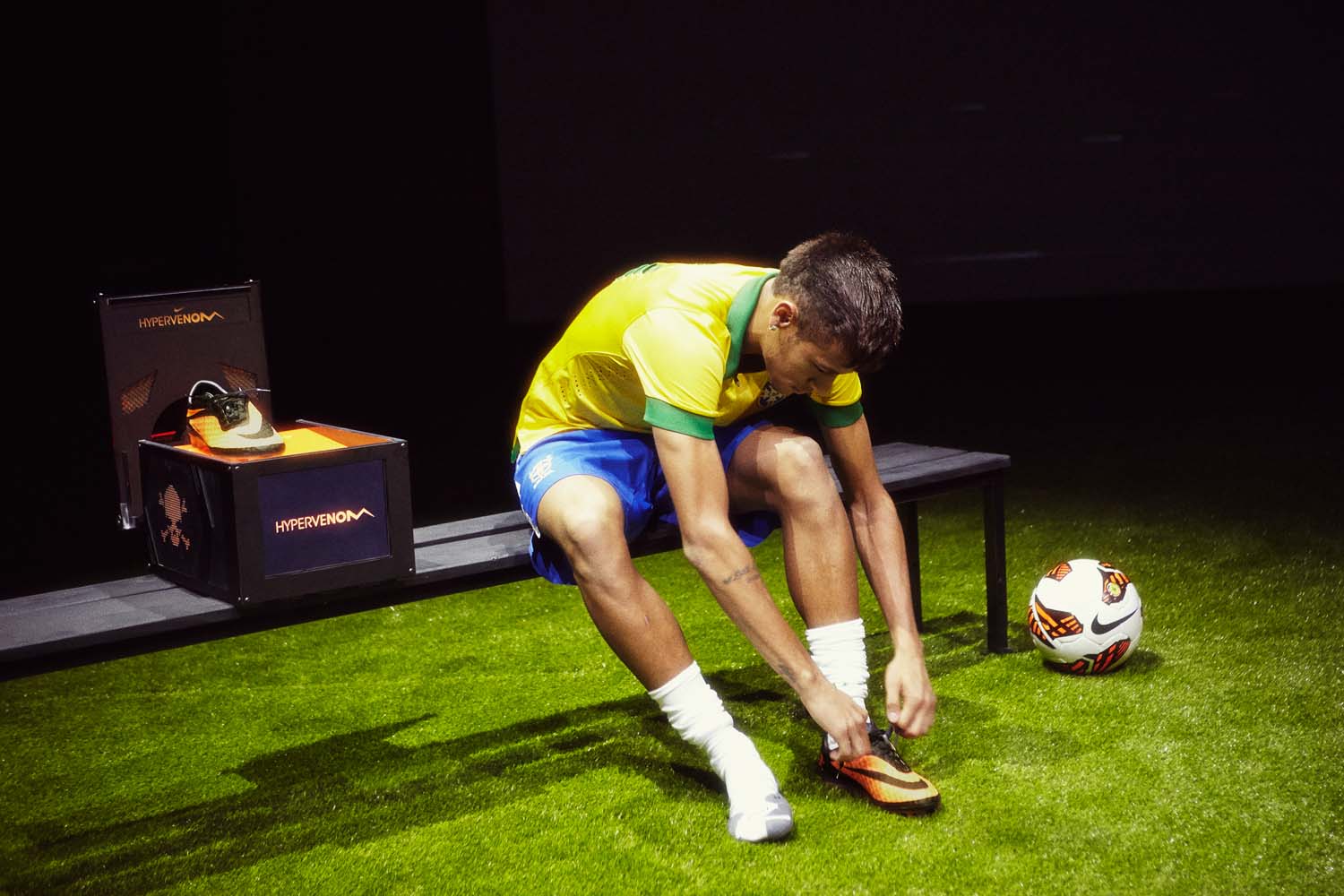 nike hypervenom phantom 1 neymar