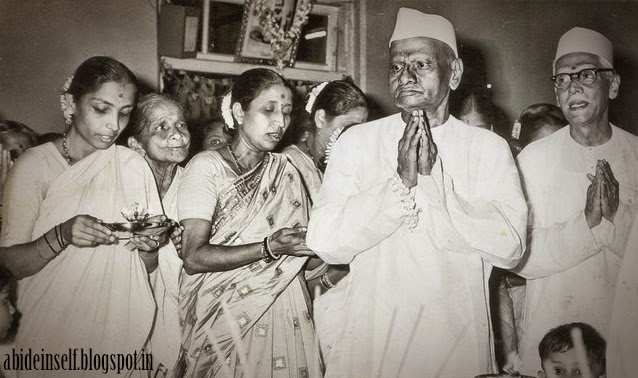 Nisargadatta Maharaj and Bhainath Maharaj - Photo 42 ~ Sri Nisargadatta ...