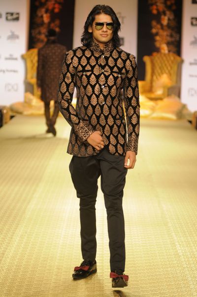 Fashion World: Indian Men Fashion Show