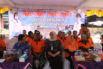 DANDIM 0725/SRAGEN HADIRI PEMBUKAAN PASAR MURAH OLEH BUPATI SRAGEN