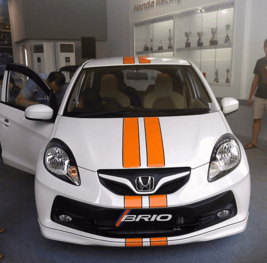 HPM Siap Produksi Mobil Matik Murah LCGC Brio Satya Terbaru Jika di banding mobil manual, harga mobil matik Honda LCGC hanya selisih 10 juta lebih mahal. Sebab Honda sendiri belum memberikan informasi mengenai harga Brio Satya matik nya tersebut. Jadi jika harga Brio Satya E manual adalah 129,9 juta maka untuk harga mobil matik sekitar Rp139,9 juta.