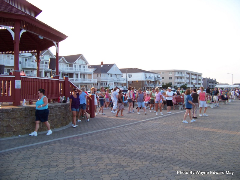 THE BRADLEY BEACH NJ TATLER Country comes alive in Bradley Beach each Tuesday night at the