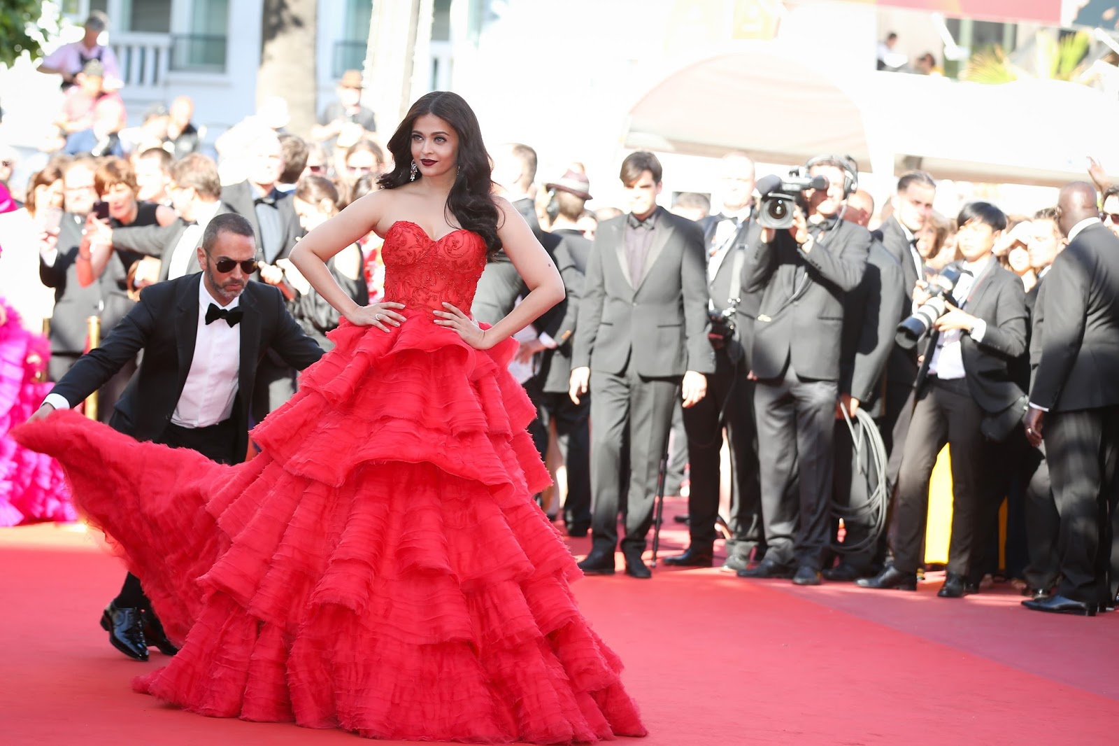 Aishwarya Rai Bachchan Looks Ravishing in a Ralph & Russo Red Gown At '120 Beats Per Minute (120 Battements Par Minute)' Premiere During The 70th Cannes Film Festival 2017
