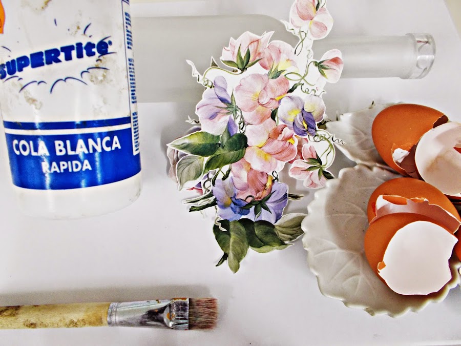 DIY-ideas decoración-reciclaje-diogeneras-botella-cristal-vidrio-cáscaras de huevo-decoupage-materiales