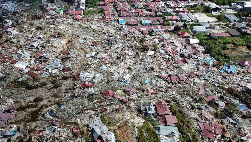 Tsunami deixa pelo menos 20 mortos e centenas de feridos na Indonésia
