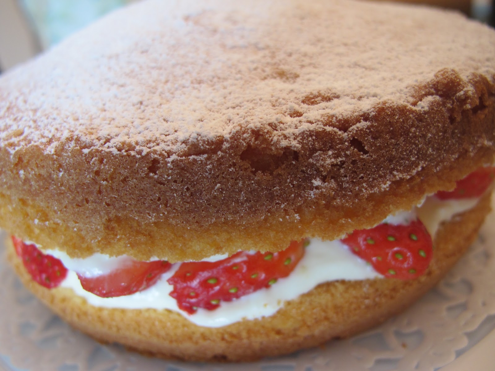 Food & Travel with Maria Basic vanilla Victoria sponge cake