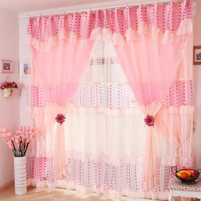 Tạo lên sự mơ mộng cho phòng ngủ của bé gái với rèm màu hồng