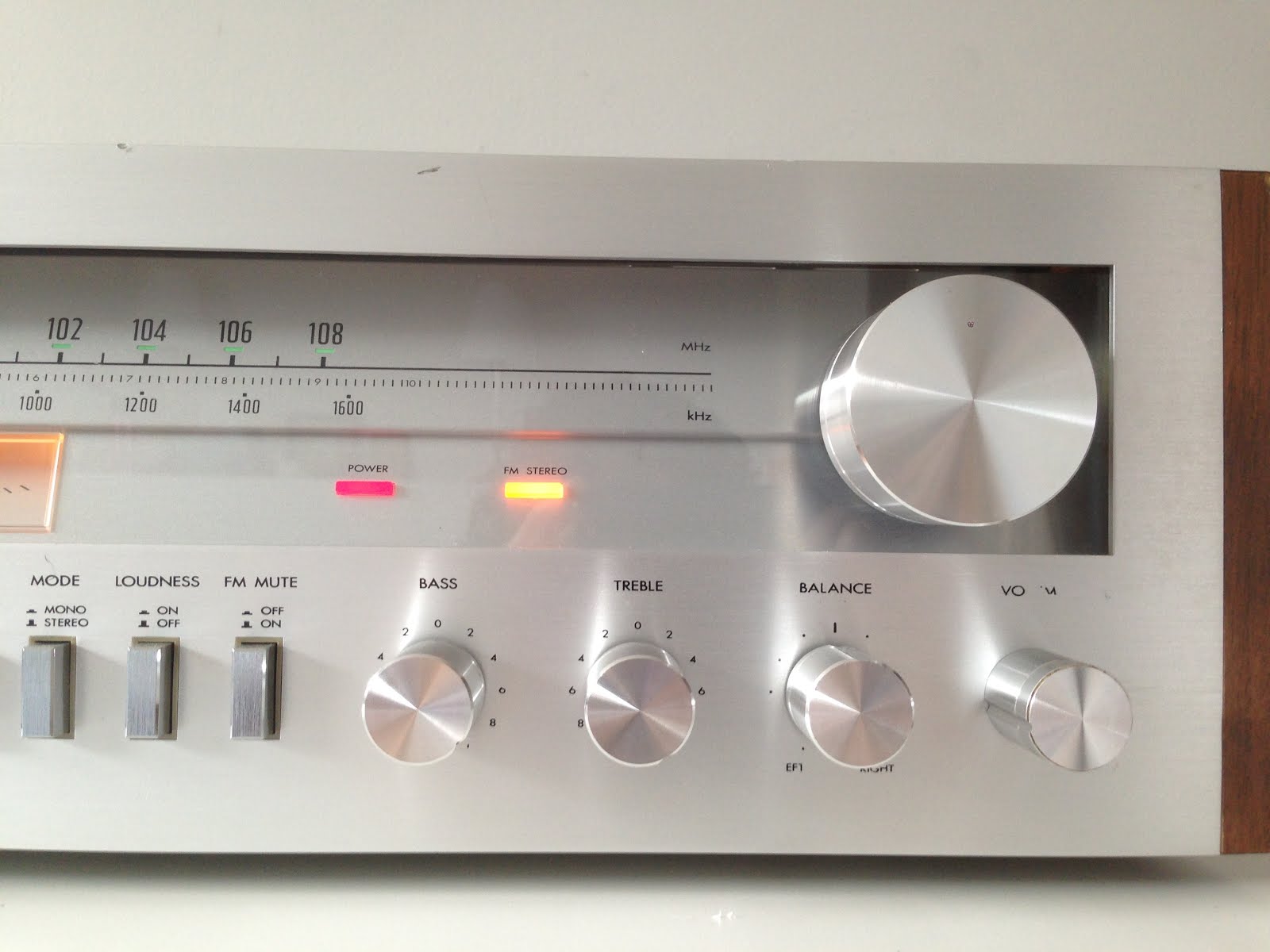 Vintage Stereo Guy JVC JRS81W AM/FM Stereo Receiver