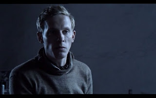 Colditz (Pt I) - Laurence Fox & Tom Hardy 🎥 - Desnudos en películas