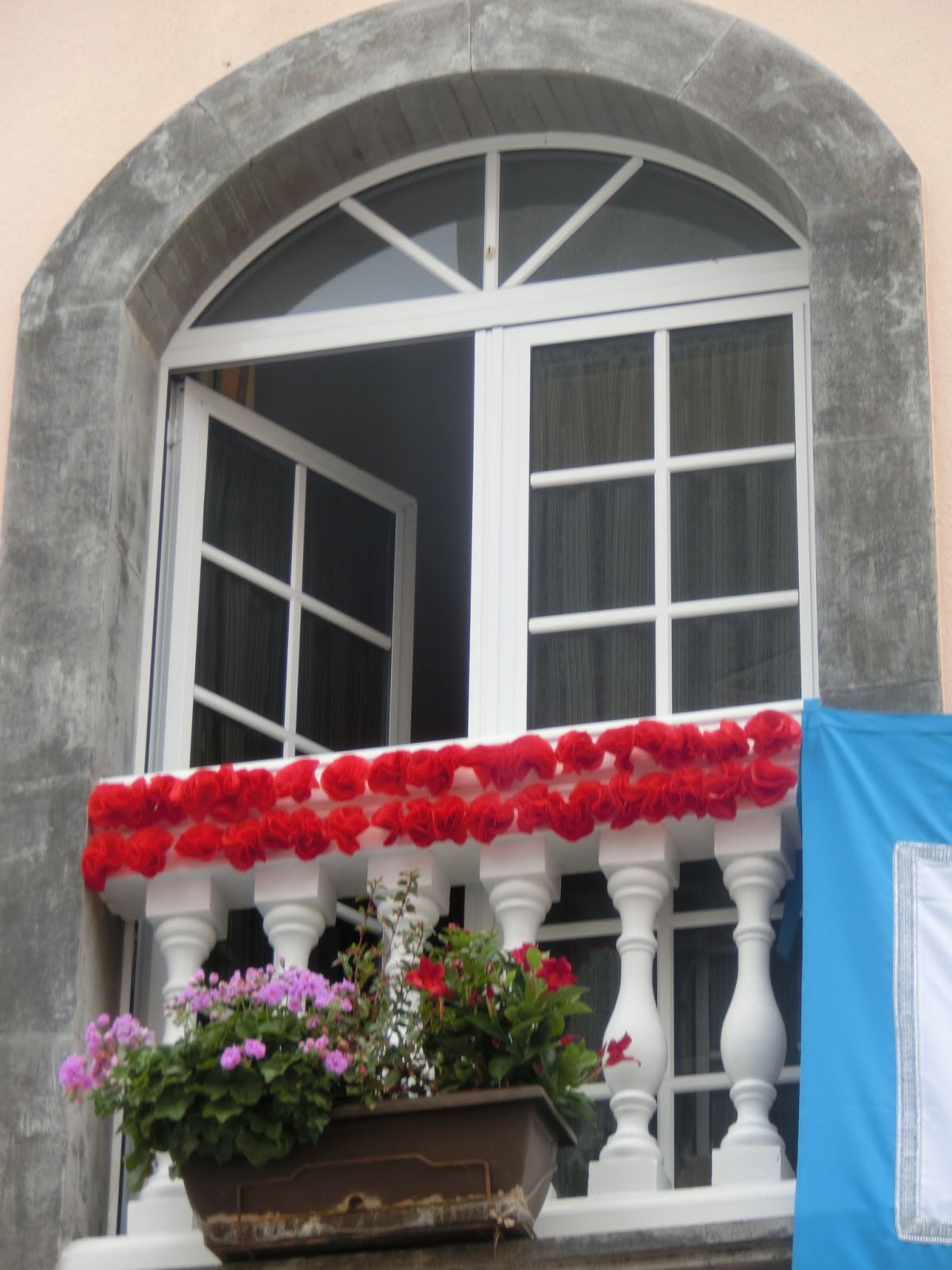 Mis creaciones.... Balcones y Ventanas decoradas con