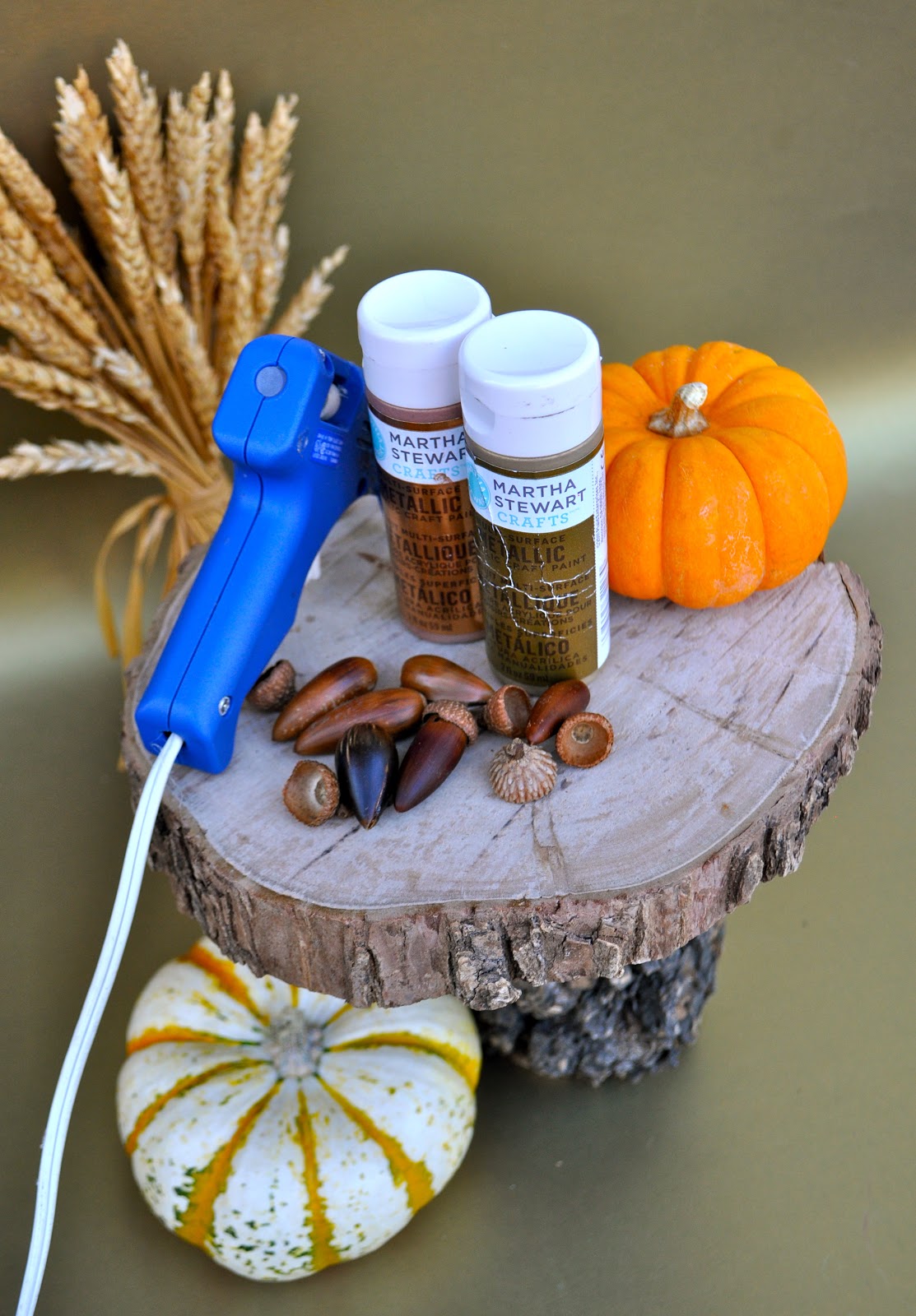 How to Make Gold Acorn Vase Filler {Even If You're Not Crafty!}