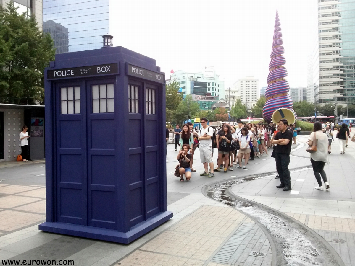 Nave Tardis del Doctor Who en Seúl
