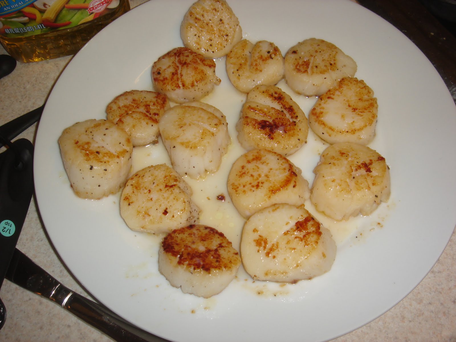 Sea scallops in saffron cream sauce