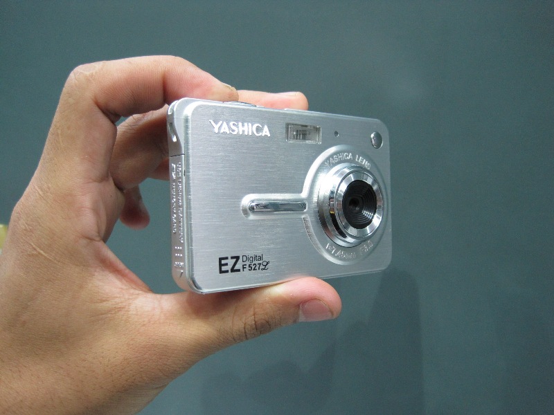 Jual Digital Pocket Camera Yashica EZ 527L
