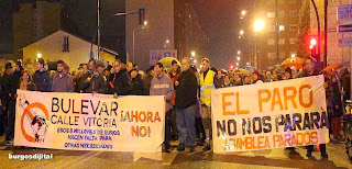 http://www.publico.es/495007/los-vecinos-de-gamonal-deciden-en-asamblea-continuar-paralizando-las-obras-del-bulevar