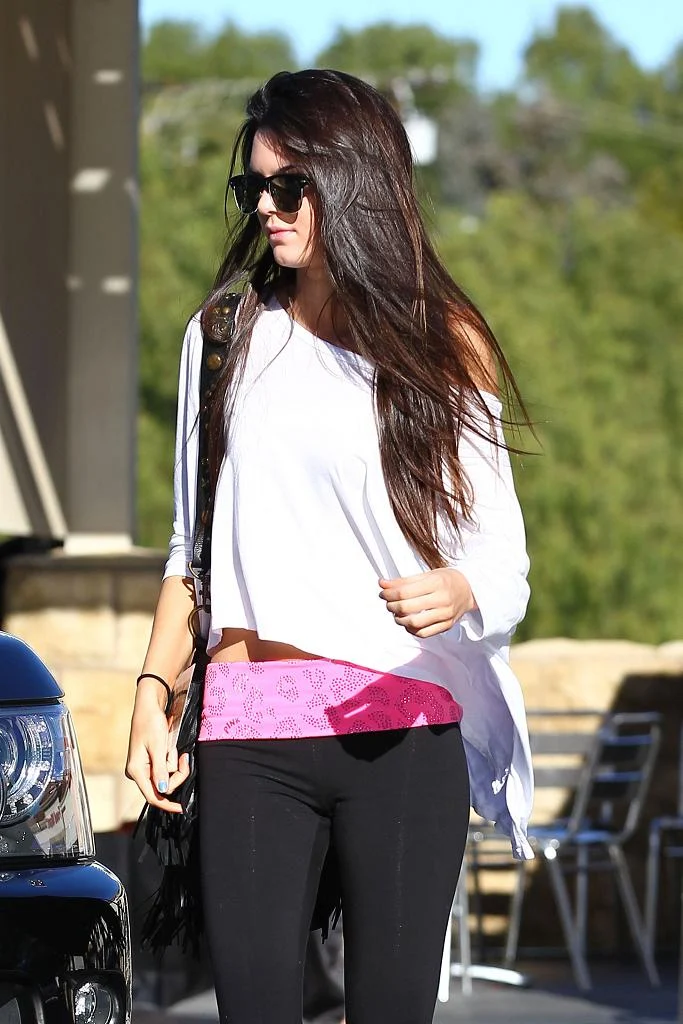 Kendall Jenner spotted shopping in Calabasas