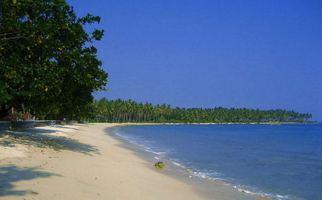 Pantai di Banten Banten adalah salah satu provinsi yang mempunyai perkembangan lumayan pesat Pantai di Banten