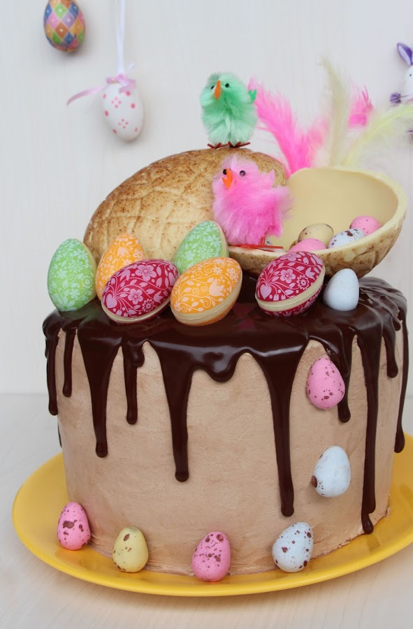 mona pasqua drip cake