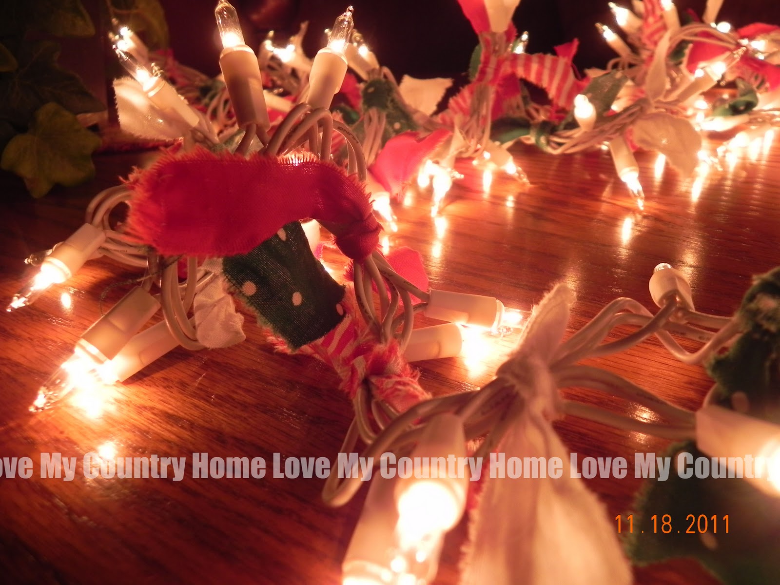 Love My Country Home: Christmas light garland