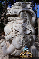Patung singa samsi dibuat dari batu putih, batu paras jogja, batu alam asal gunungkidul, yogyakarta.