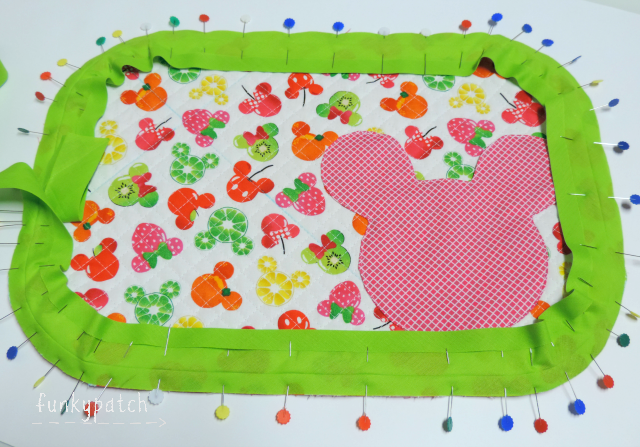 Mantelito individual con bolsillo con forma de Minnie