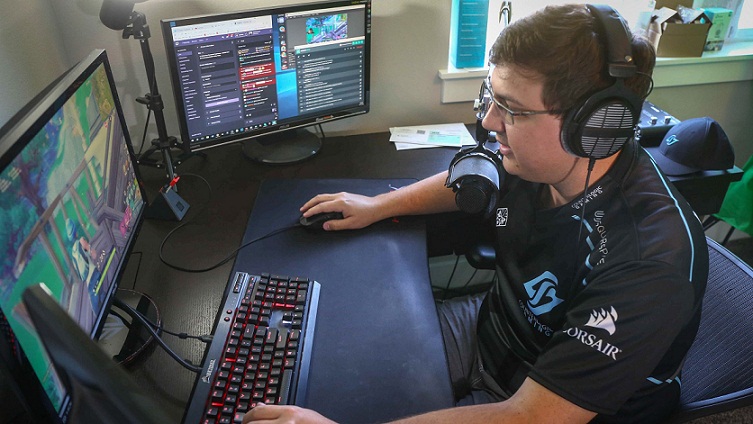 Hanya Bermain Games, Orang Ini Berpenghasilan Rp7,6 Miliar Hanya Bermain Games, Orang Ini Berpenghasilan Rp7,6 Miliar