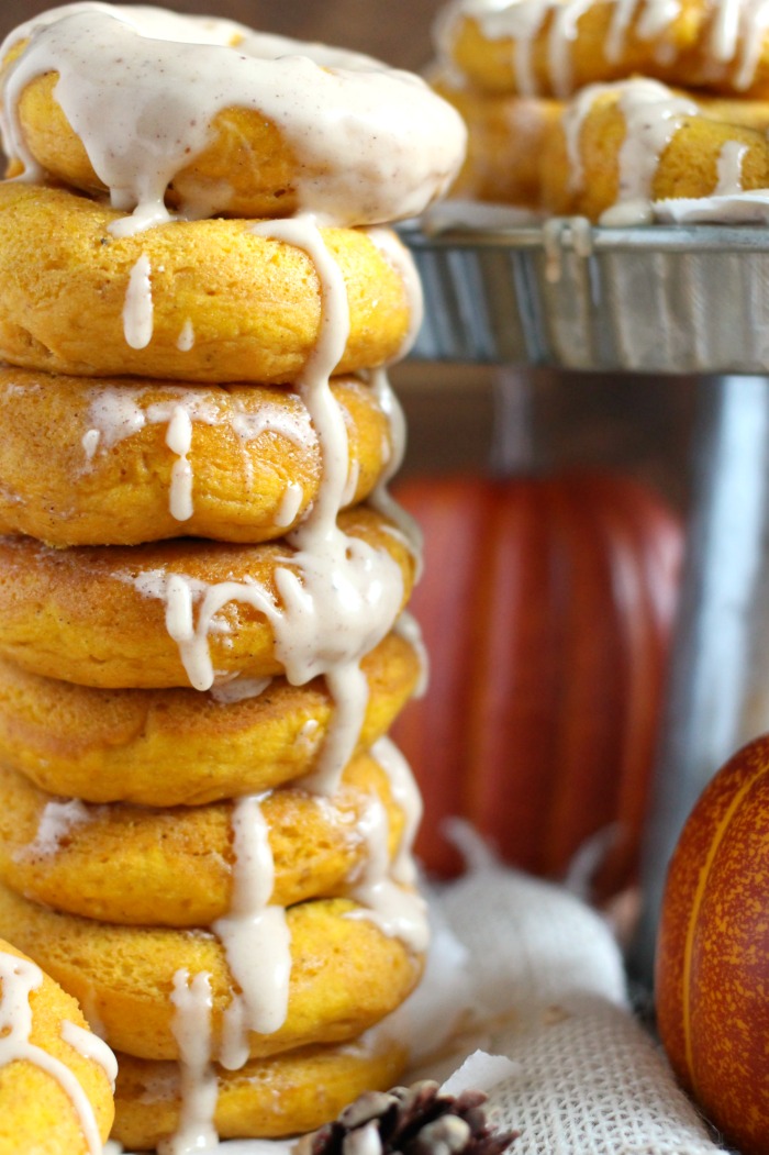 Mama Loves Food! Easy Baked Pumpkin Spice Donuts with Maple Nutmeg Glaze