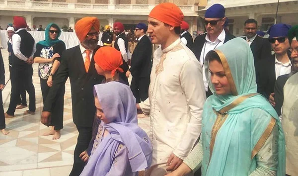  News, New Delhi, National, Prime Minister, Temple, Visit, Canadian Prime Minister Justin Trudeau meets Aamri Khan, shares candid image