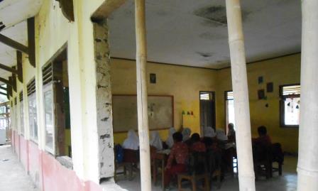 FOTO; Miris SDN Batusari Rusak Parah FOTO; Miris SDN Batusari Rusak Parah
