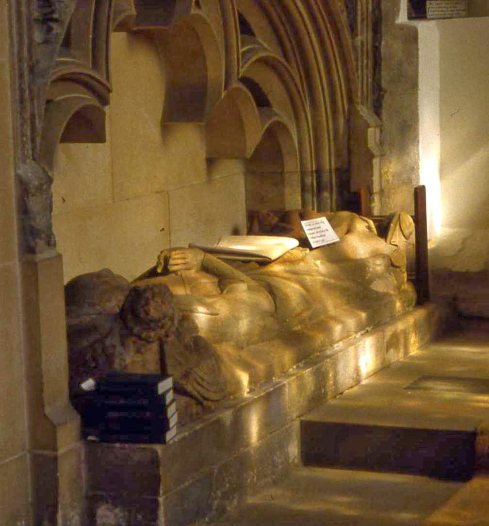 гробница марии. могила марии бургундской. сен дени мария антуанетта. гробница девы марии. гробница пресвятой богородицы в иерусалиме.