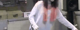 뒷정리 전문 아이돌 아이린.GIF