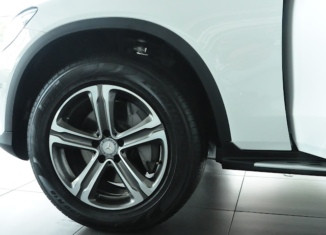 Mâm xe Mercedes GLC 250 4MATIC Mercedes GLC 250 4MATIC sử dụng Mâm xe 18 inch 5 chấu