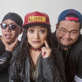 Lirik Lagu Rph Dj Donall Lagi Tamvan Feat Siti Badriah Lirik Lagu Dewi
