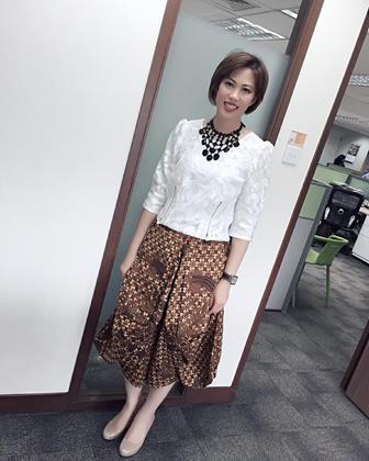 Batik Kerja Wanita Modern