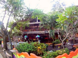 Hotel Murah Padang Bai - Topi Inn