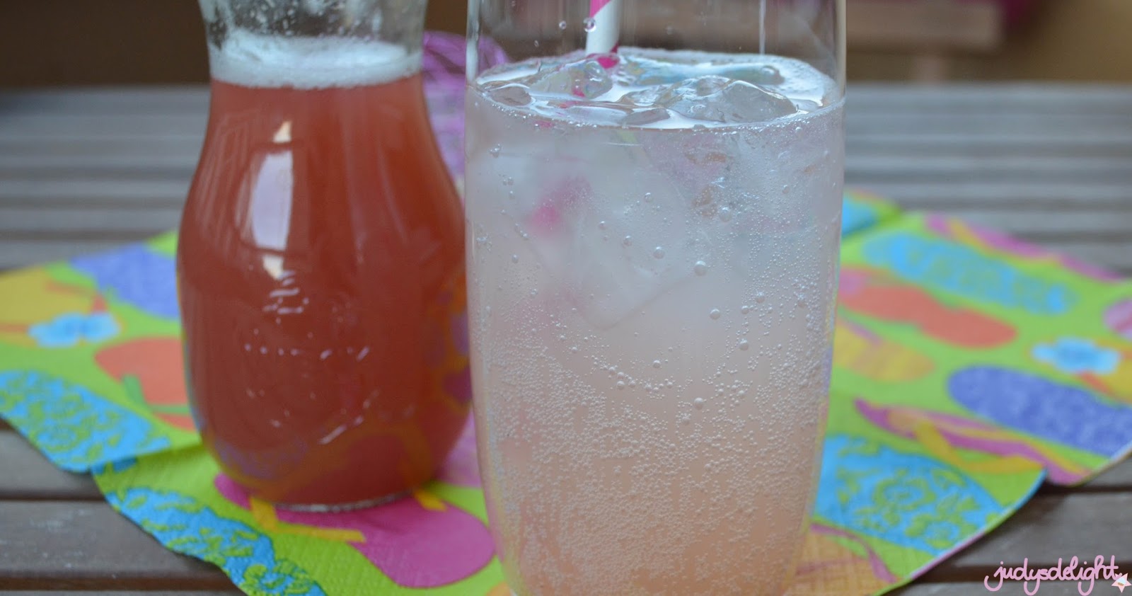 Rhabarbersirup schnell selbstgemacht | judysdelight
