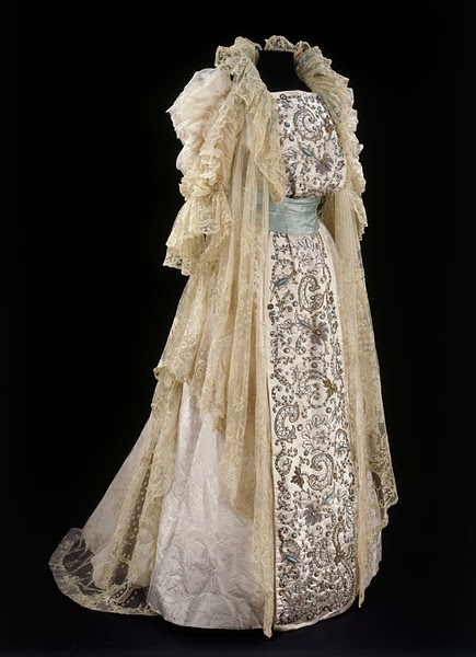 Stalking the Belle Époque: History's Runway: An Embroidered and Beaded ...